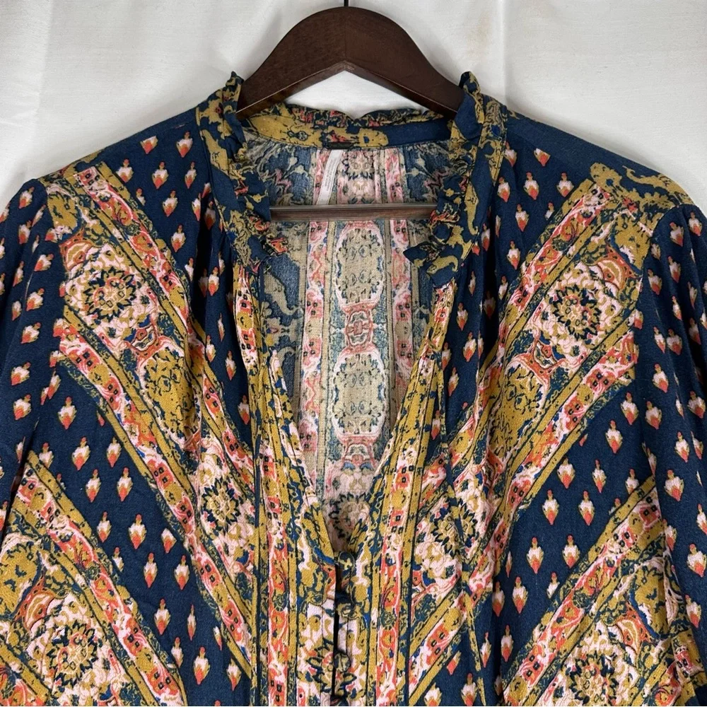 FREE PEOPLE Women’s Size M Top Shirt Tunic Blouse Boho V-Neck Button Front Long